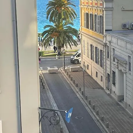High-end Apartment, Hyper Center, Near The Beaches Nice