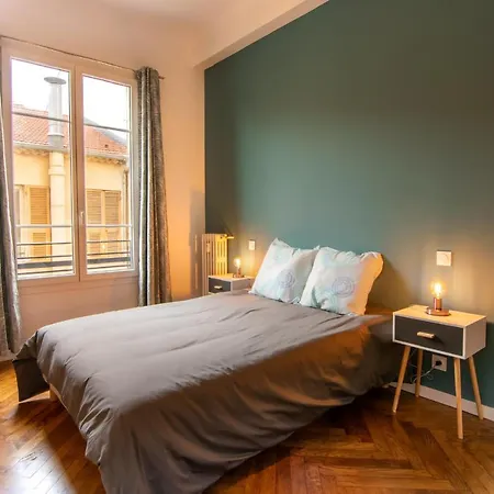 Apartment Theatre De La Cite