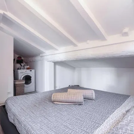 Apartment Gilly 4 - Exceptional 2beds, Sea View, Modern,a/c, Old Town Nice