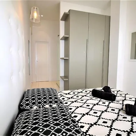 High-end Apartment, Hyper Center, Near The Beaches * Nice