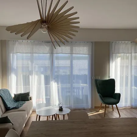 Reine Marie :top Floor Carre D'or Avec Acces Direct A La