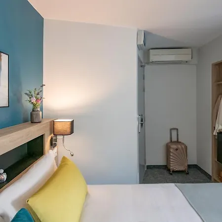 Bristol Hotel 3*