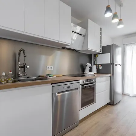Large 2 Bdr At Port Apartment Nice