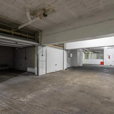 Open View & Garage Nice