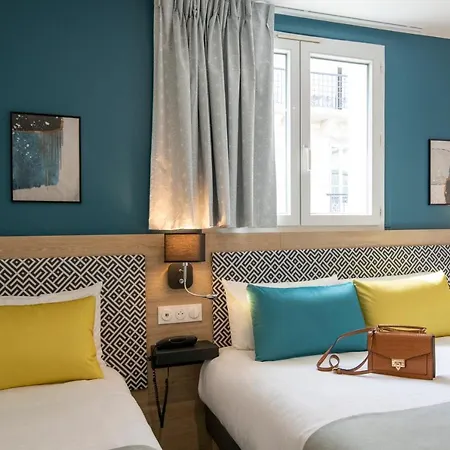Bristol Hotel 3*