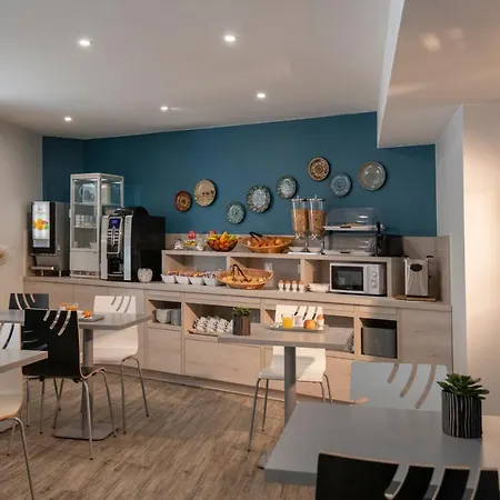 Bristol Hotel 3*