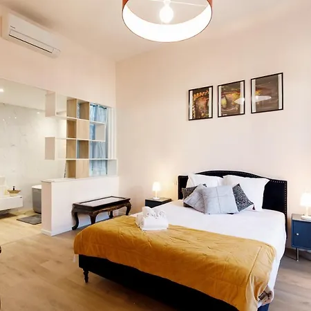 Maison Bianchi - Old Town Flower Market Apartment *