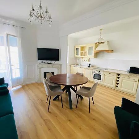 Apartment Le Nid Blanc Centre