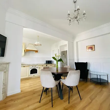 Le Nid Blanc Centre Apartment
