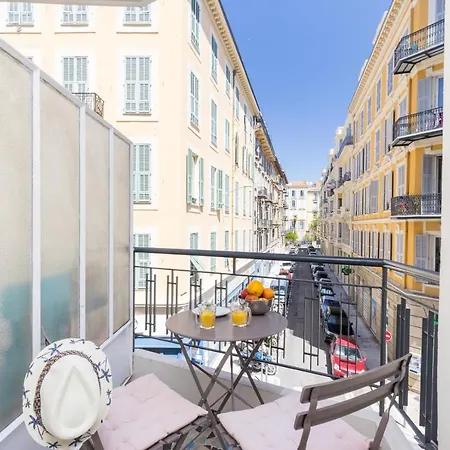 Feel - France 93 Nice
