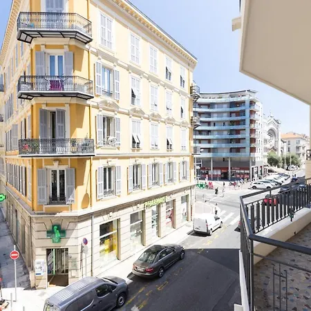 Apartment Feel - France 93