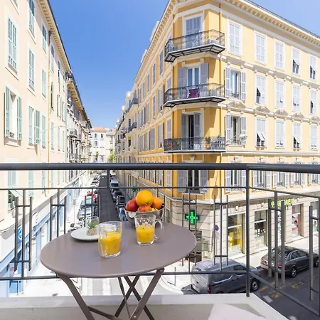 Feel - France 93 Apartment