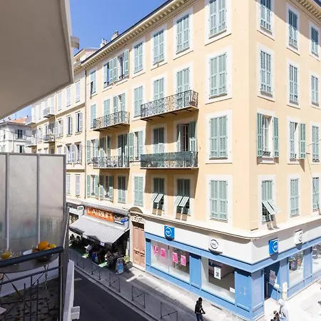 Apartment Feel - France 93 *
