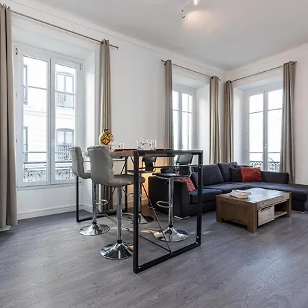Apartment Jean Medecin Av - Large 2 Bdrs Ac *