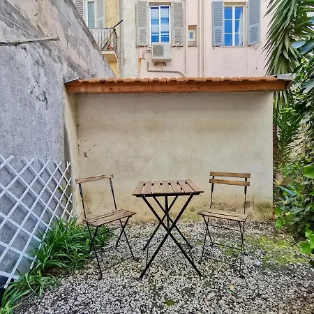 Apartment Le Jardin Clemenceau By Guys