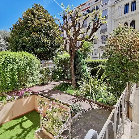 Apartment Le Jardin Clemenceau By Guys