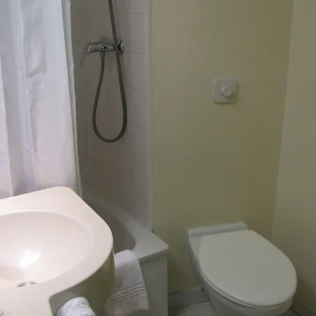 Ibis Budget Aeroport מלון 2*