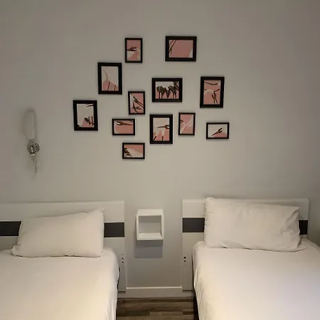 贝尔纳酒店 2* 尼斯