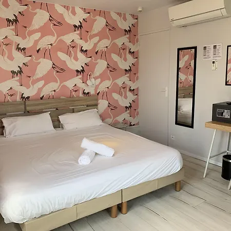 贝尔纳酒店 2* 尼斯