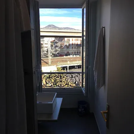 贝尔纳酒店 2*