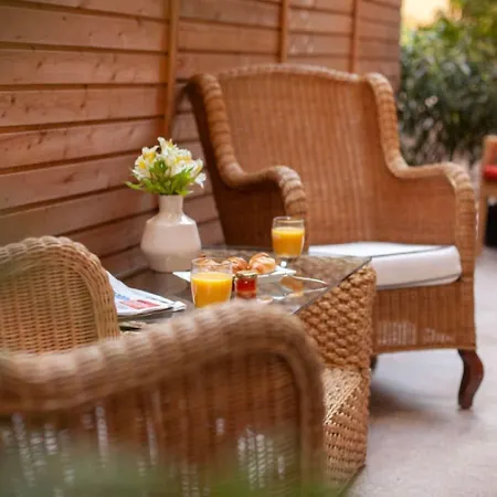 Restaurant Oasis Hotel 3*