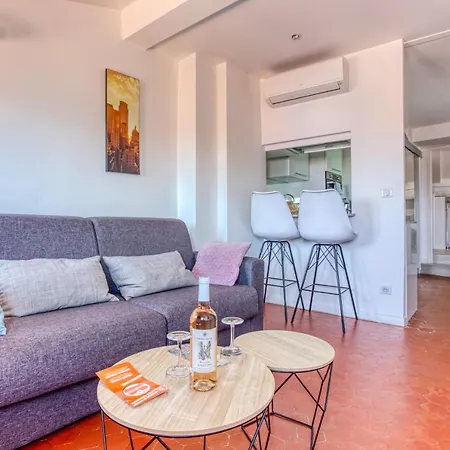 Apartment Gilly 4 - Exceptional 2beds, Sea View, Modern,a/c, Old Town