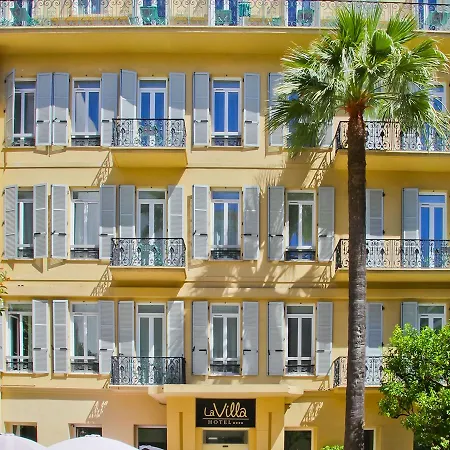 La Promenade Hotel 4*