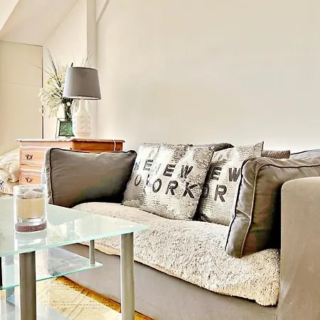 Gold Town Apartment *