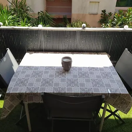 Climatise, 50 M De La Prom, Wifi Apartment *