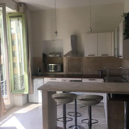 Au Coeur De Apartment
