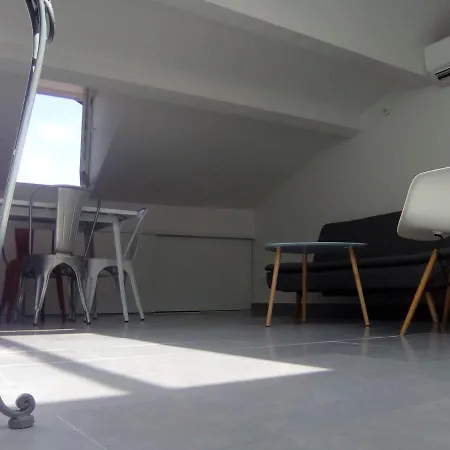 3p Massena Old Last Stage Apartment *