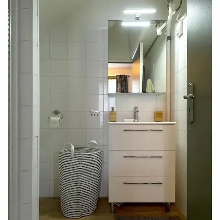 Apartament Quartier Liberation: Jolie 2pieces Sur Cours/wifi