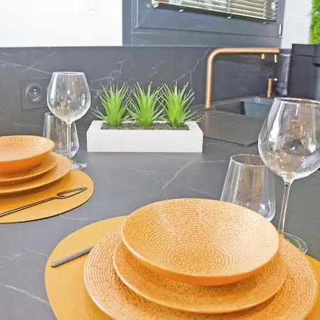Apartment Luxury Garden Jacuzzi Promenade
