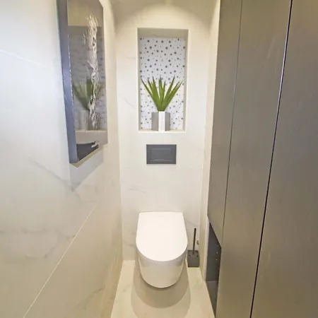 Apartment Luxury Garden Jacuzzi Promenade