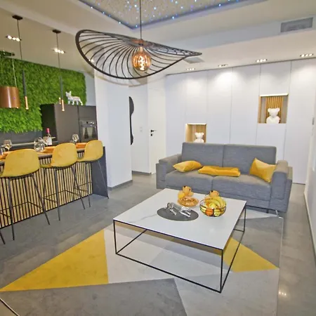 Luxury Garden Jacuzzi Promenade Apartment *