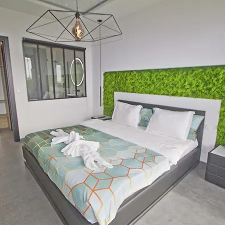 Apartment Luxury Garden Jacuzzi Promenade