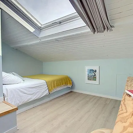 La Mansarde Du Port Familly Guest house
