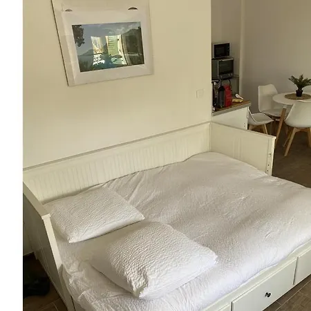 Cozy With Terrace - Old Town Apartment
