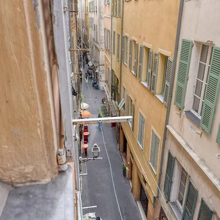 Vecchio Droite Nice