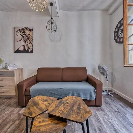 Vecchio Droite Apartment *