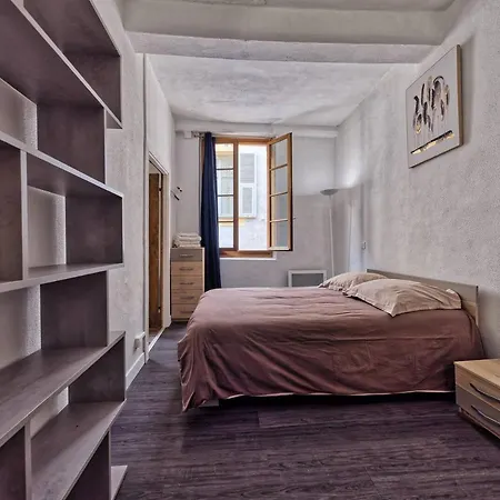 Vecchio Droite Apartment