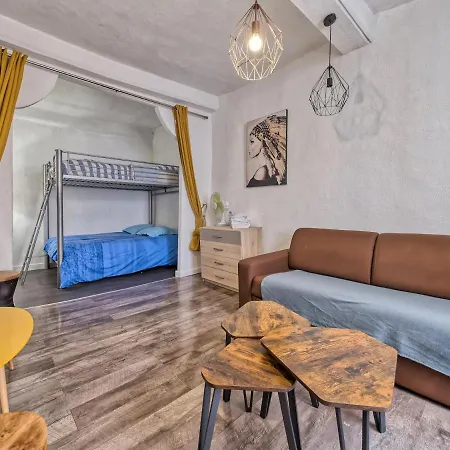 Vecchio Droite Apartment *