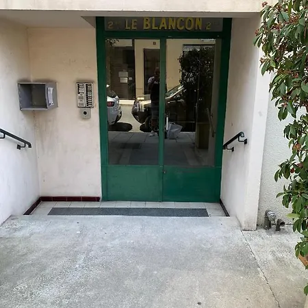 Apartment Grand F4 En Centre Ville Proche Gare Et Mer