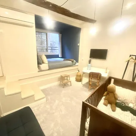 Central - Old Town Apartment
