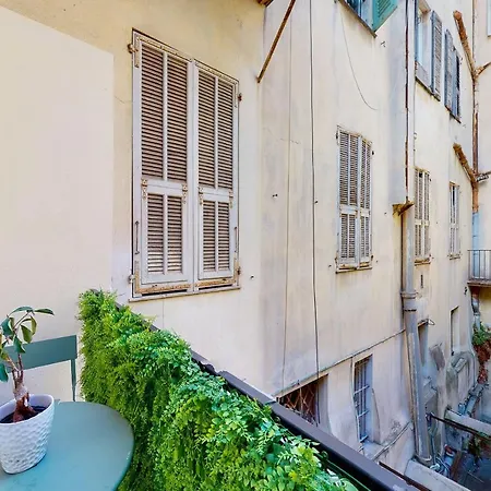 Central - Old Town Apartment *
