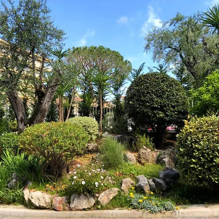 Oasis Mediterraneen Piscine & Parking Calme Absolu Apartment *