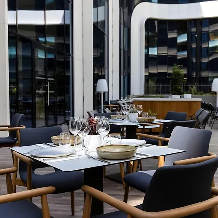 Sheraton Airport 4*