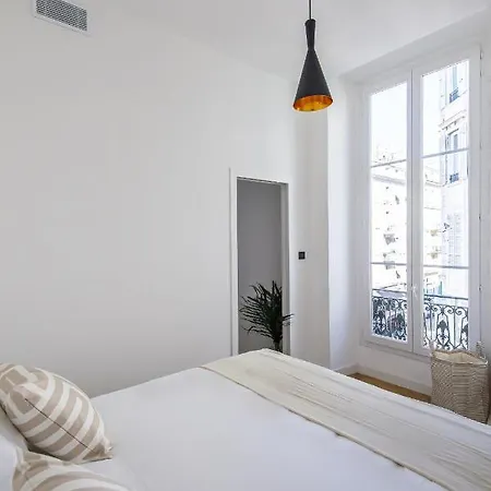 Charming 2 Refurbished Super Center 205a Apartment Nice
