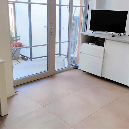 Delille Centre 09 Apartment
