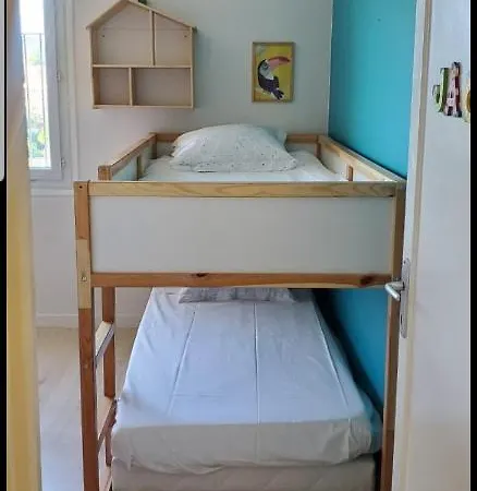Parking Gratuit A Cote Appartement 2 Chambres 47M2 Climatise A Cote Aeroport-Tram Sur Place-Plage 6 Min-Centre Ville 16 Min Avec Tram-Free Parking, 47M2 Apartment 2 Rooms,Air-Conditioned Next To The Airport- Tram On Spot- 6 Min Beach- 16Min Center * Nice